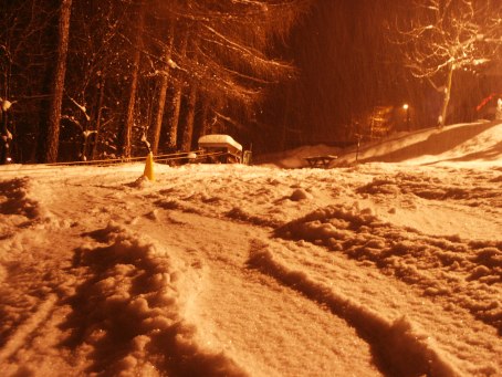 may wycig narciarski dla pocztkujcych obok domku